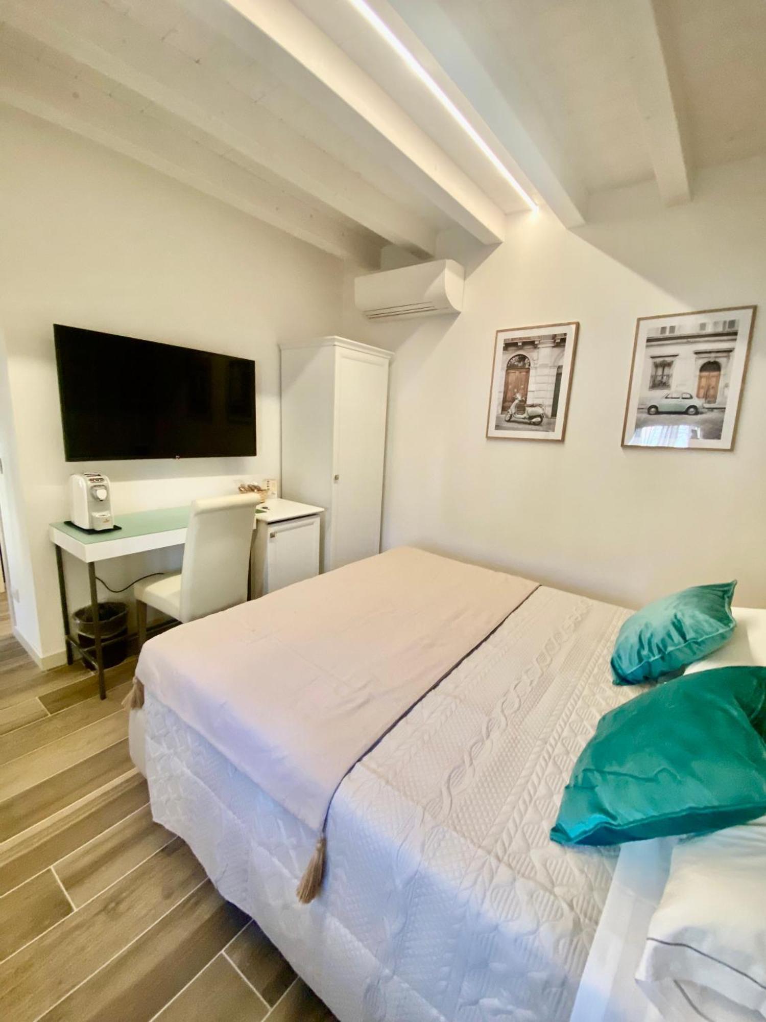 Star Soave Rooms - Locazione Turistica Bagian luar foto